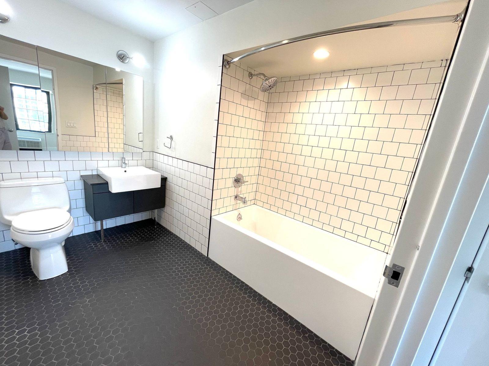 504 Myrtle Avenue, #7D