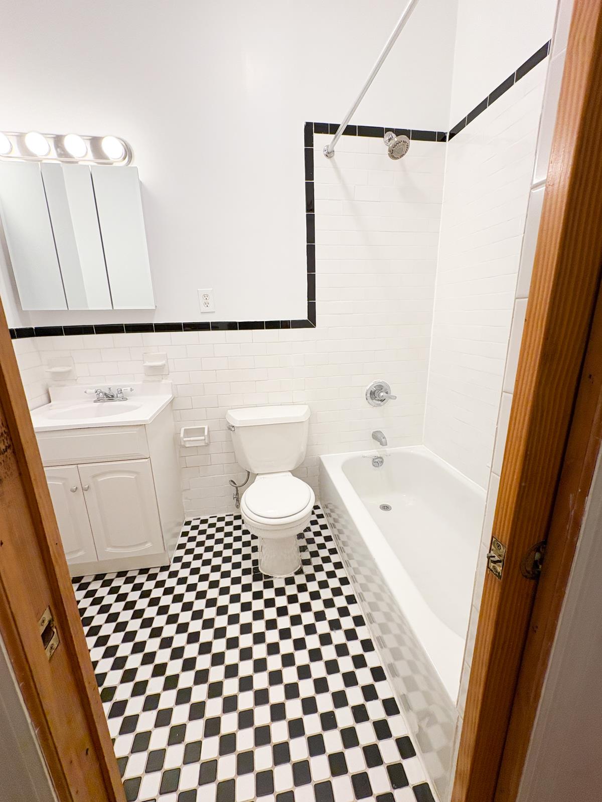 525 Hudson Street 1-RN W. Greenwich Village New York NY 10014