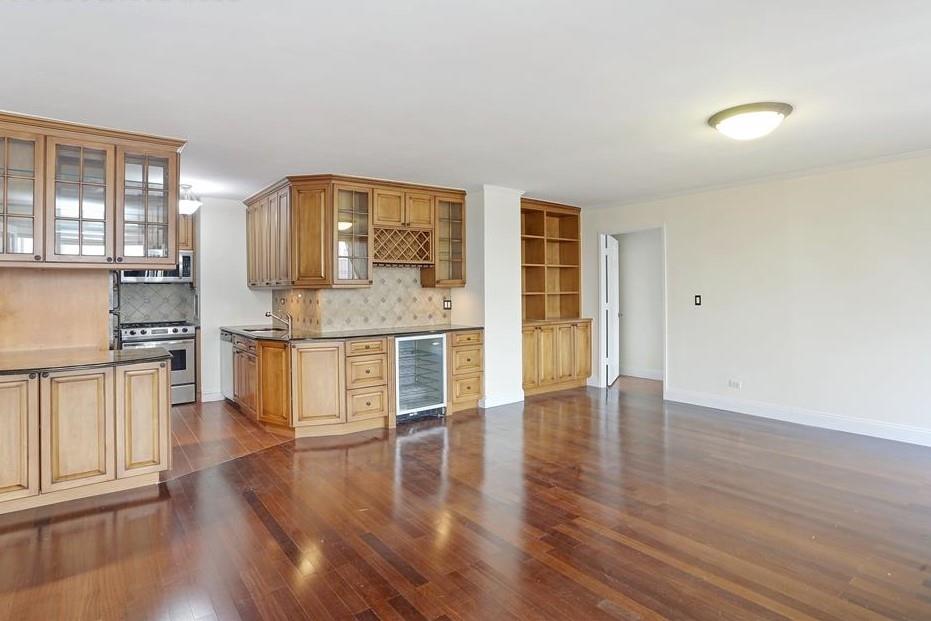 330 East 38th Street Murray Hill New York NY 10016