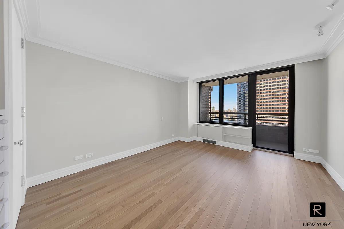 330 East 38th Street Murray Hill New York NY 10016