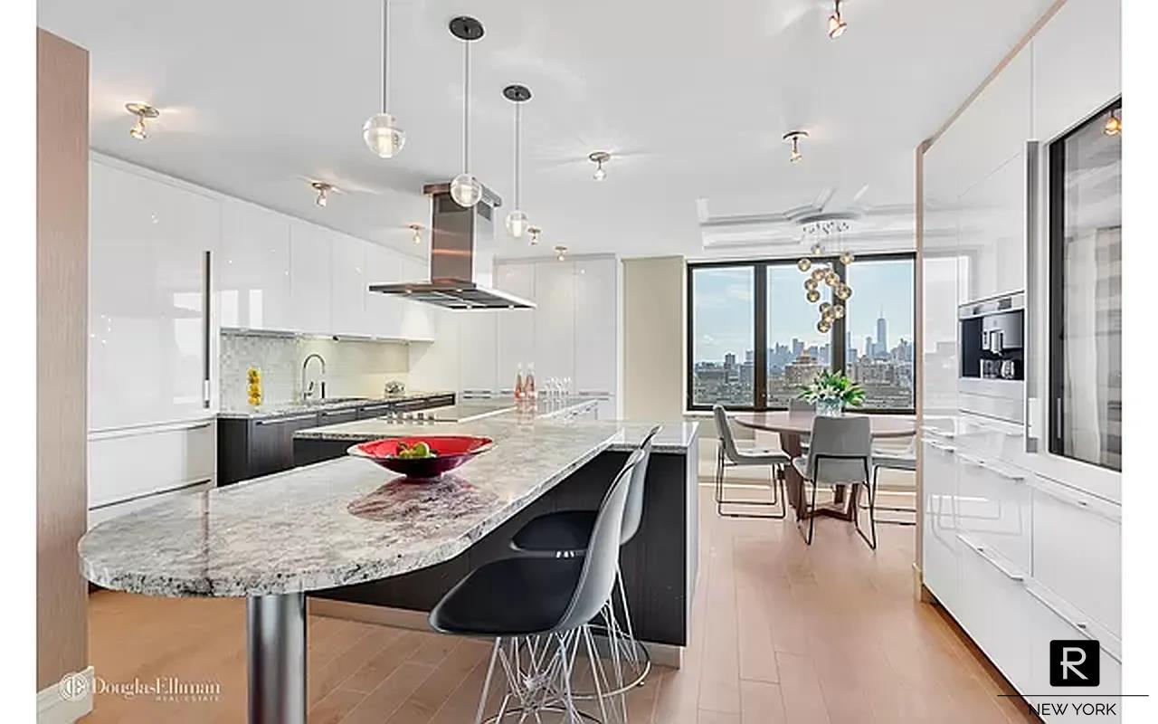 330 East 38th Street Murray Hill New York NY 10016