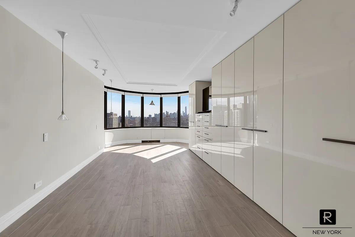 330 East 38th Street Murray Hill New York NY 10016