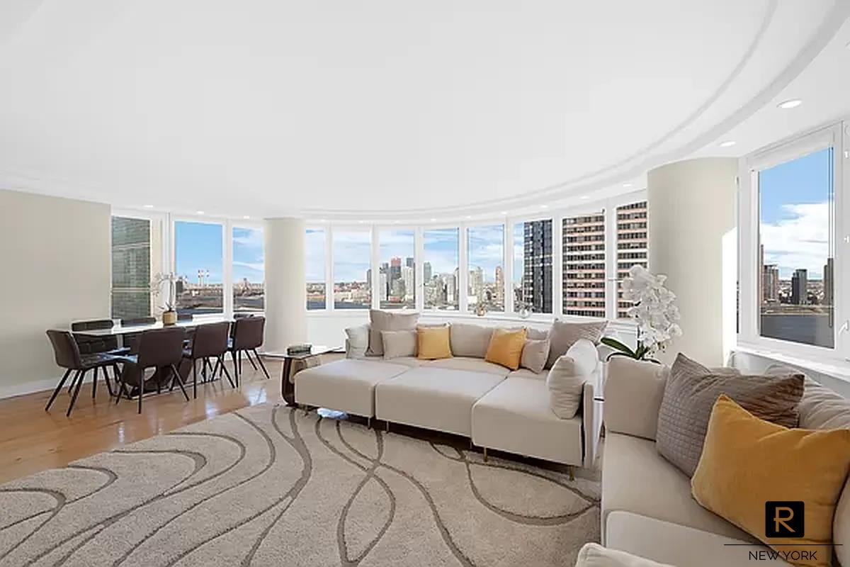 330 East 38th Street Murray Hill New York NY 10016