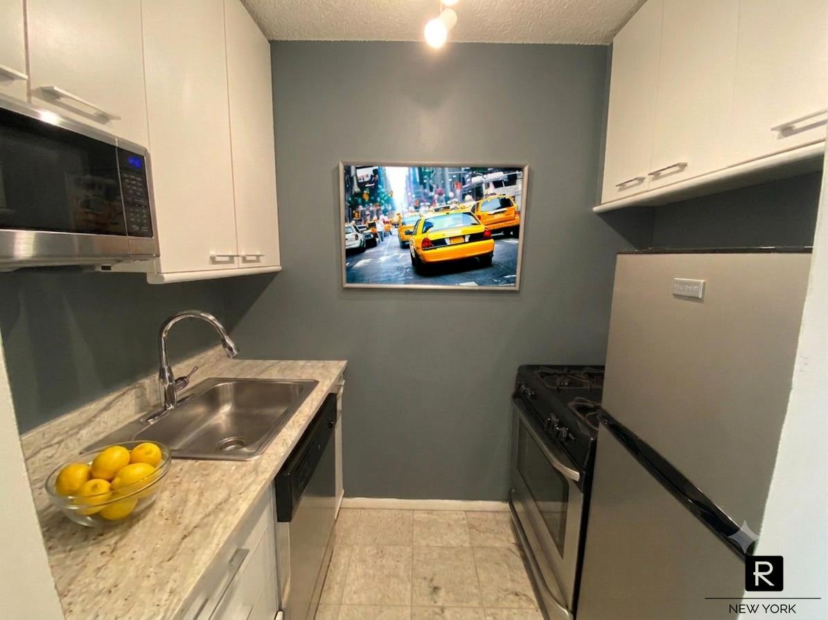 350 West 50th Street Clinton New York NY 10019