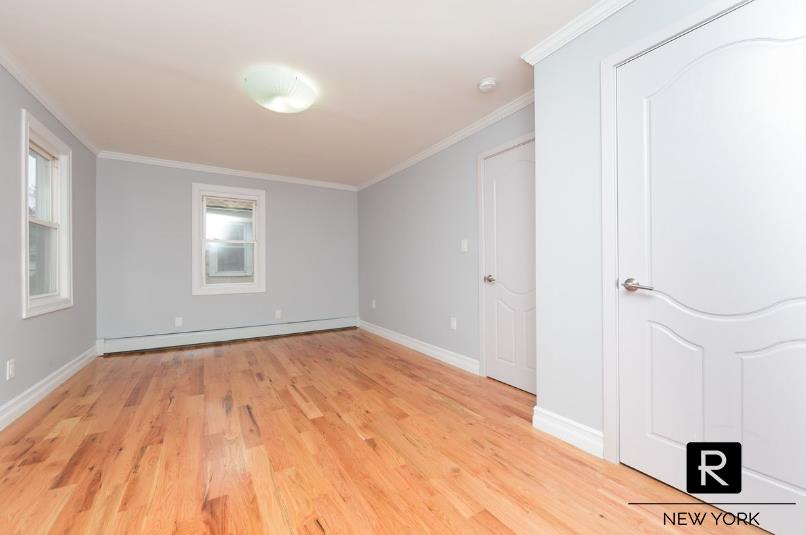 733 East 243rd Street Wakefield Bronx NY 10470 R New York