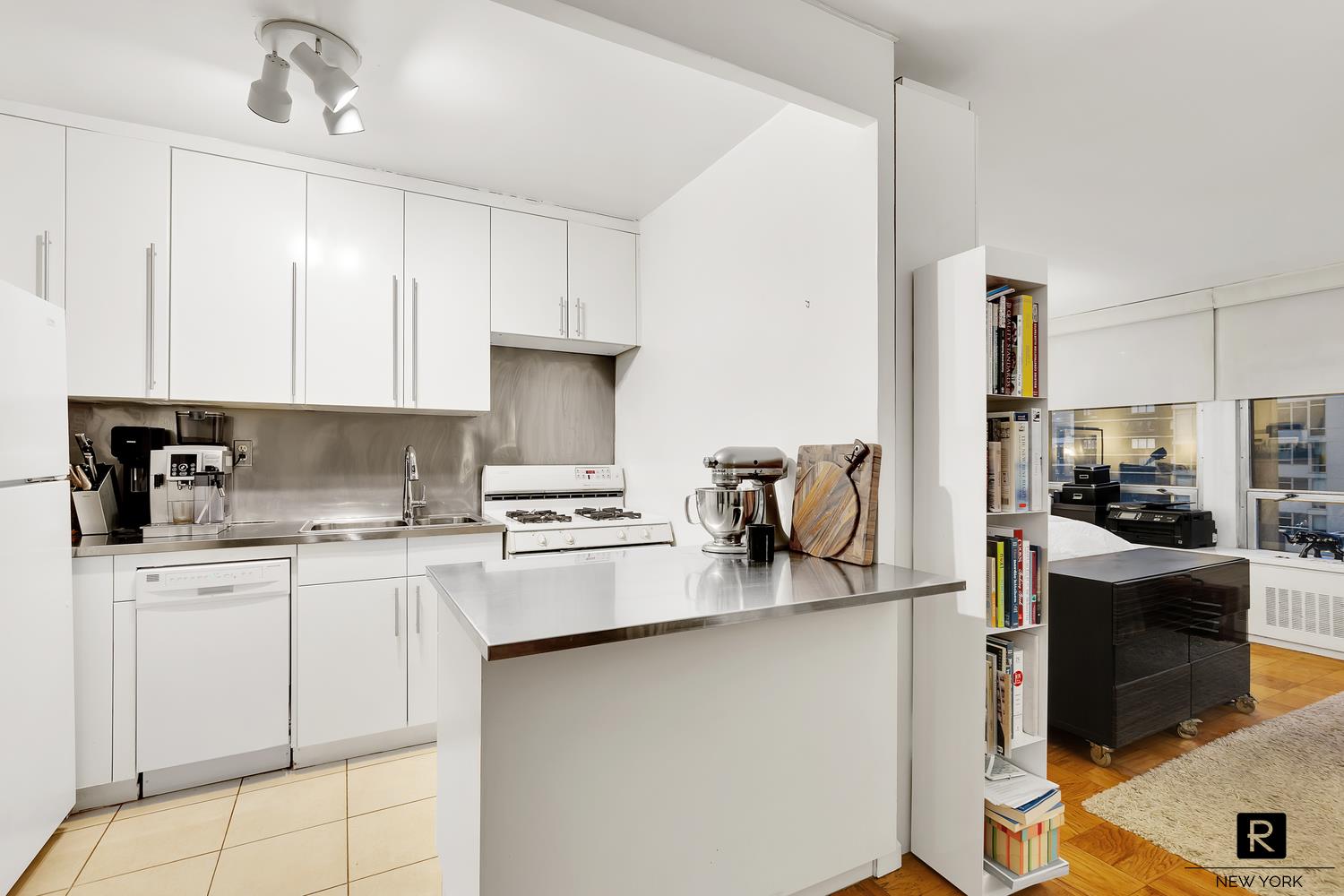 300 East 33rd Street Kips Bay New York NY 10016