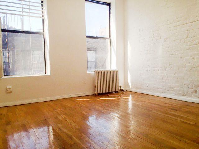 107 Thompson Street Soho New York NY 10012