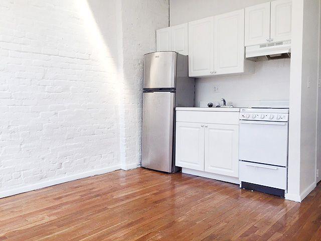 107 Thompson Street Soho New York NY 10012
