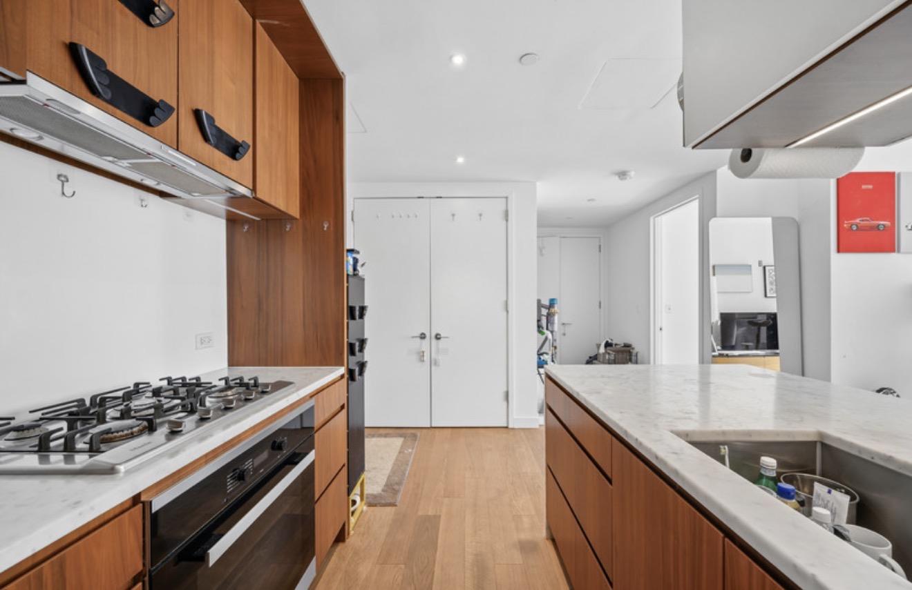 21-30 44th Drive PH-F Court Square Queens NY 11101