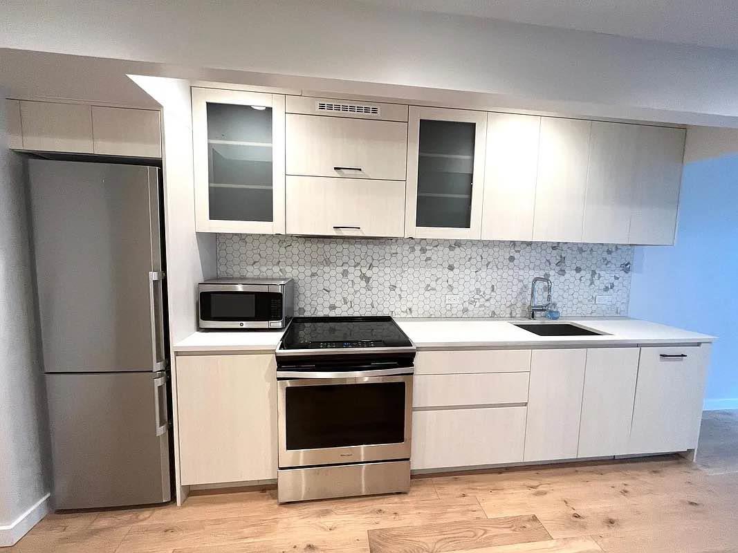 555 Waverly Avenue 6-W Clinton Hill Brooklyn NY 11238