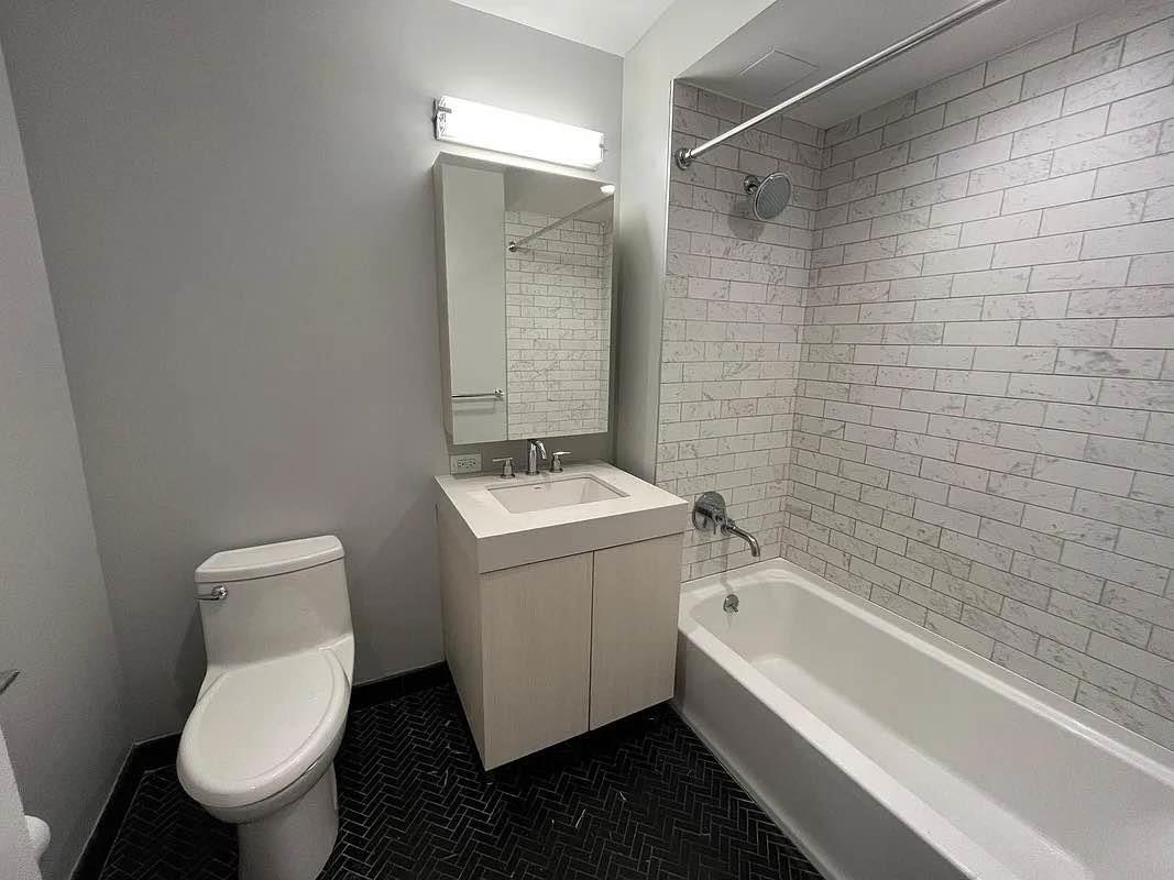 555 Waverly Avenue 6-W Clinton Hill Brooklyn NY 11238