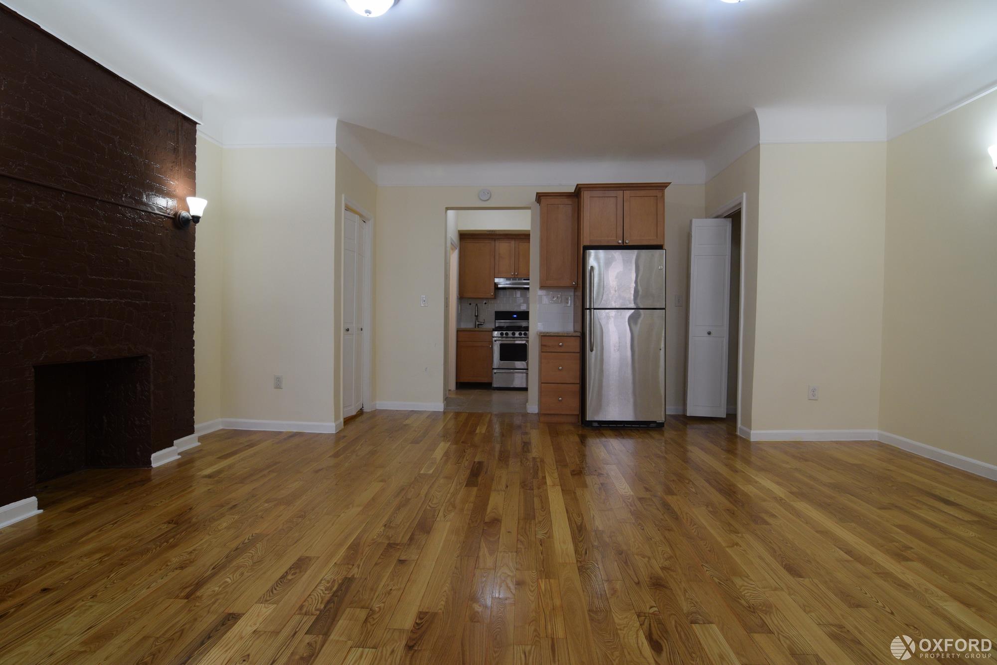 http://www.olr.com/Pictures/Interior_Photo/1842842_cafcea98-618b-41ea-b671-91a3ca7c099b.jpg