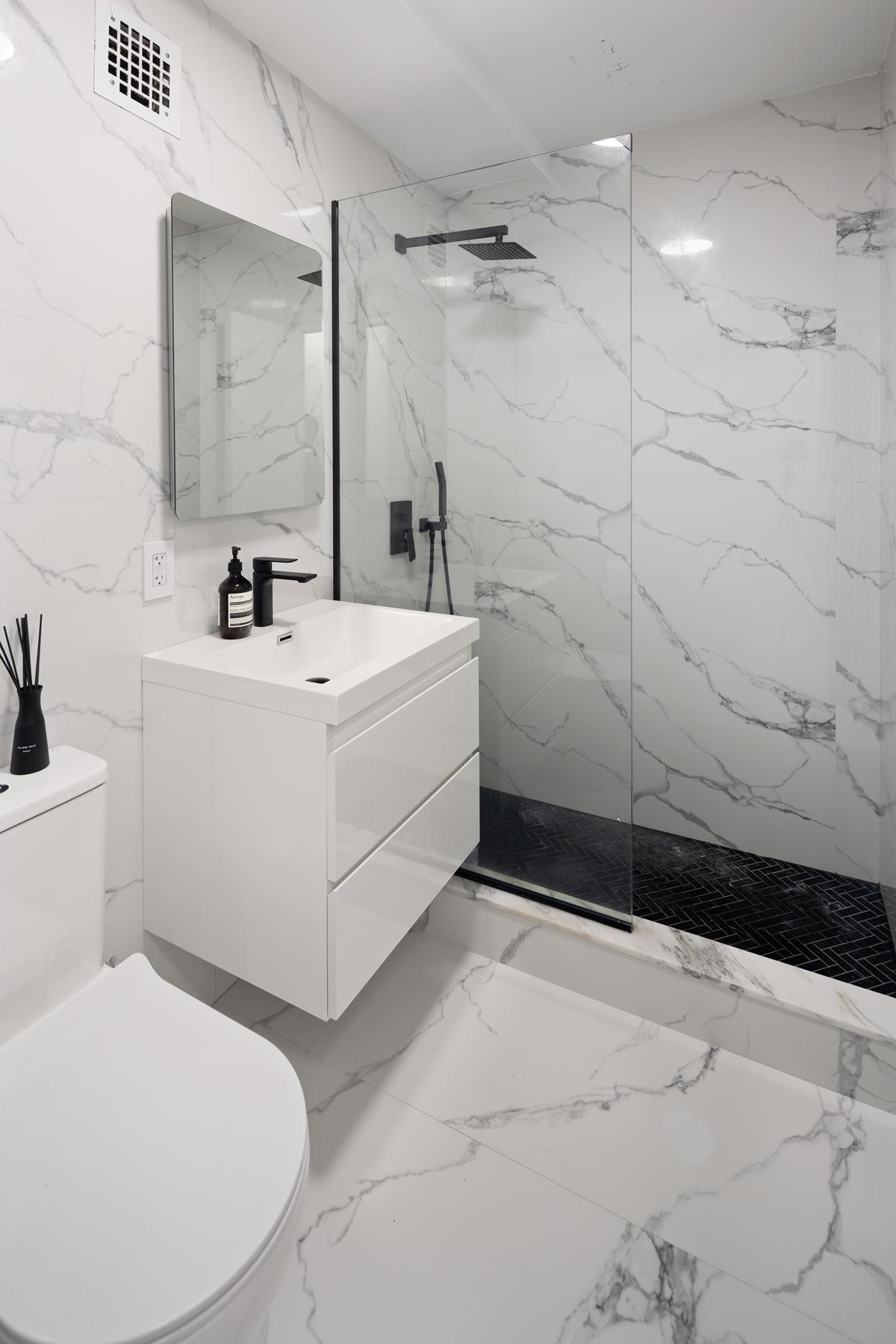 233 E 69th Street, #6E