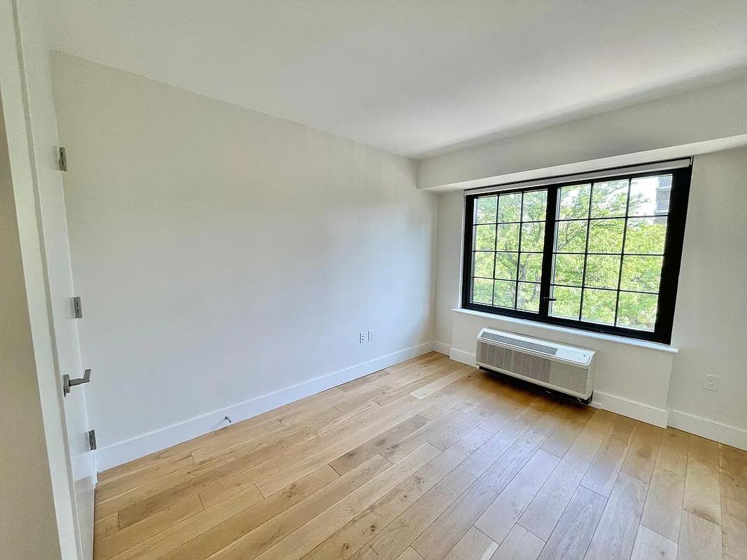 504 Myrtle Avenue 5V Clinton Hill Brooklyn NY 11205