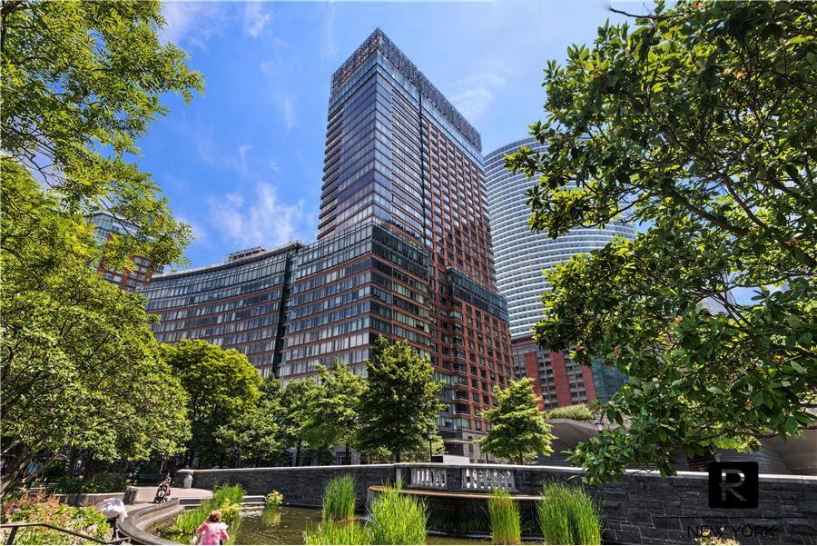 2 River Terrace, #8D