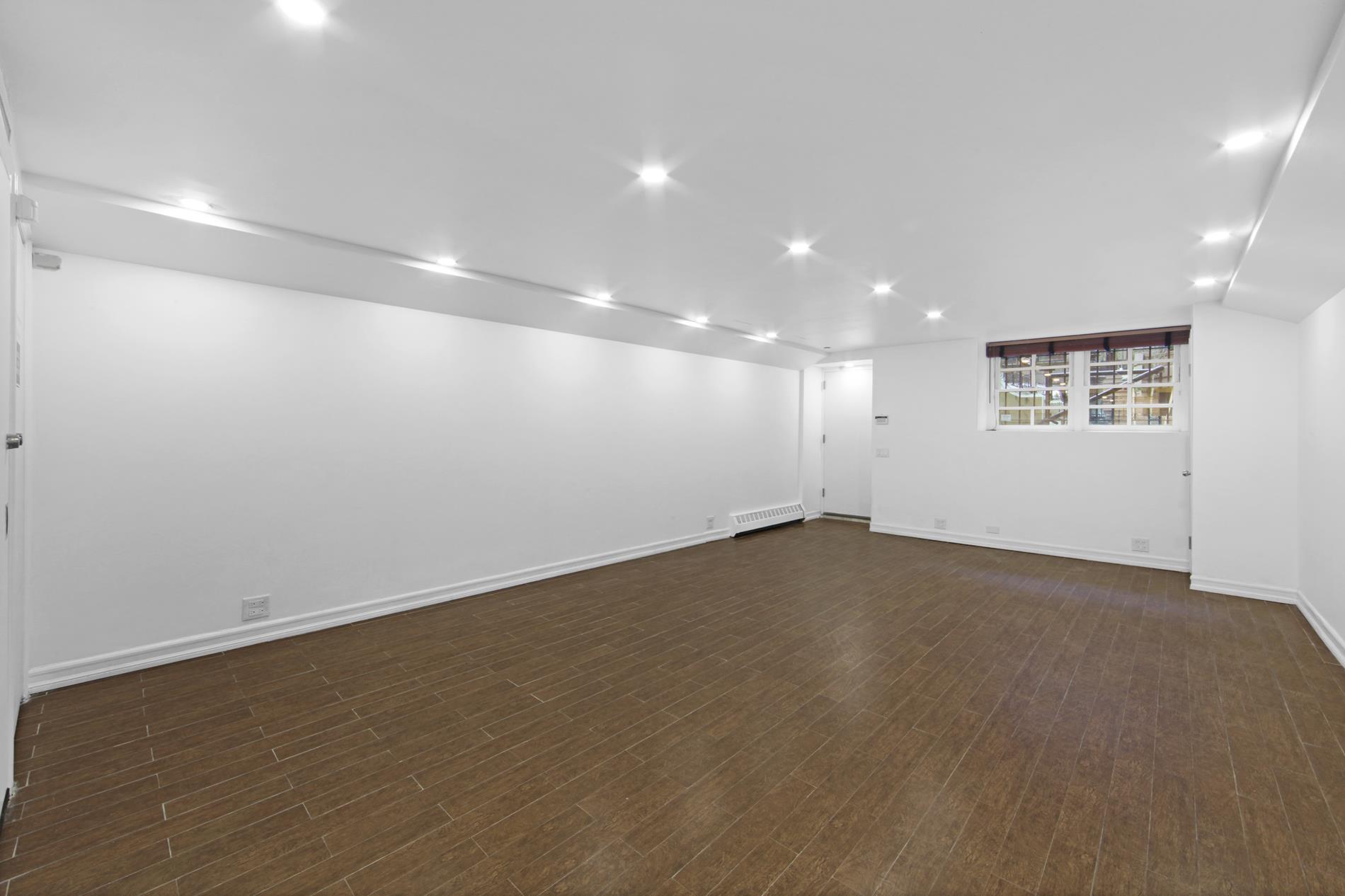 61 West 69th Street GARDEN Lincoln Square New York NY 10023