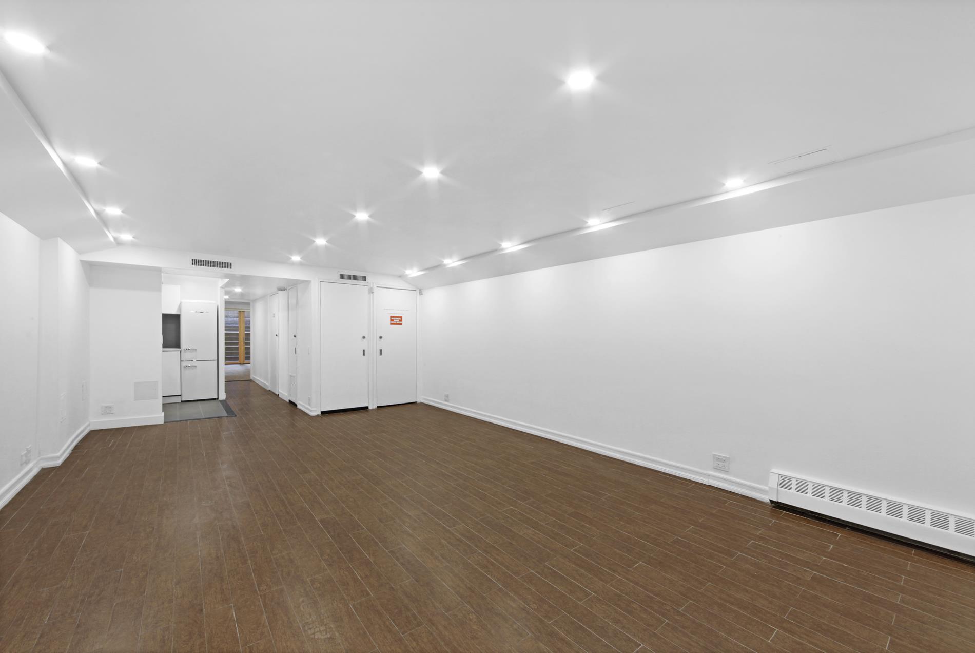 61 West 69th Street GARDEN Lincoln Square New York NY 10023