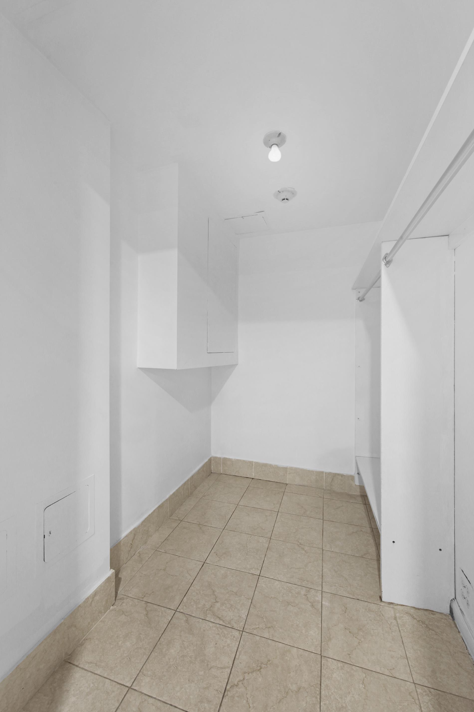 61 West 69th Street GARDEN Lincoln Square New York NY 10023