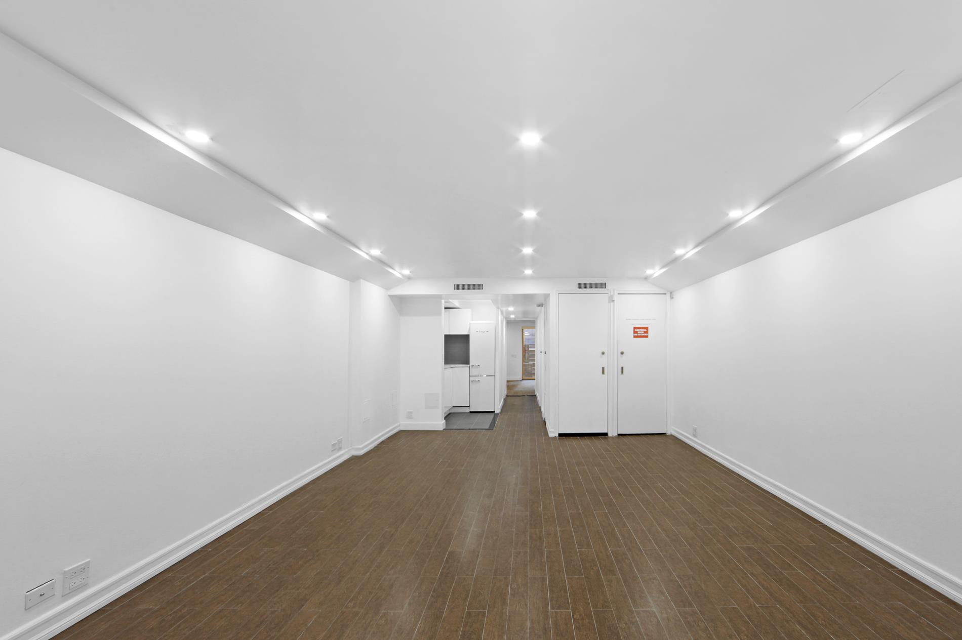 61 West 69th Street GARDEN Lincoln Square New York NY 10023