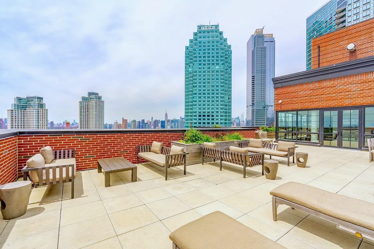 27-21 44th Drive 505 Court Square Queens NY 11101