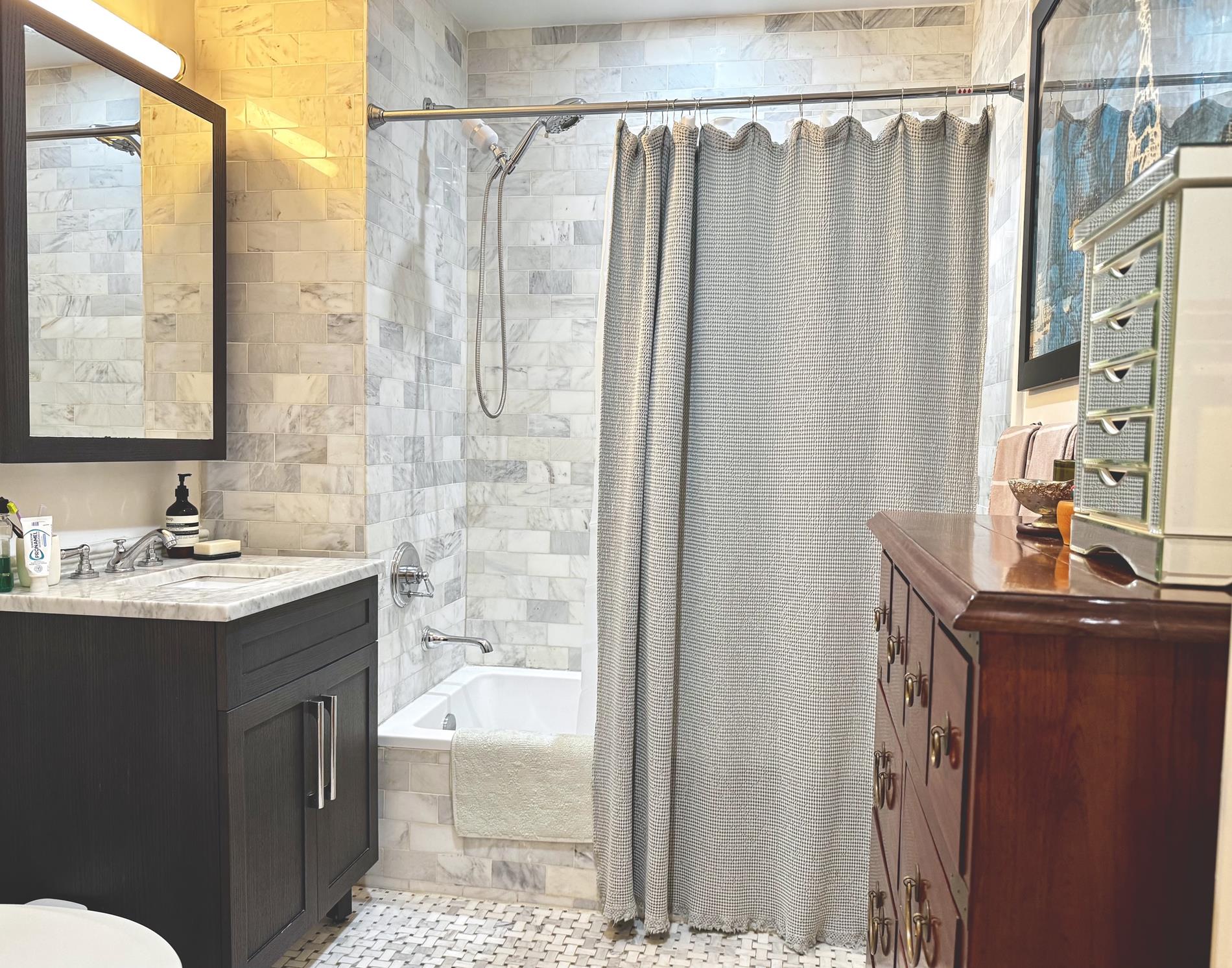 27-21 44th Drive 505 Court Square Queens NY 11101