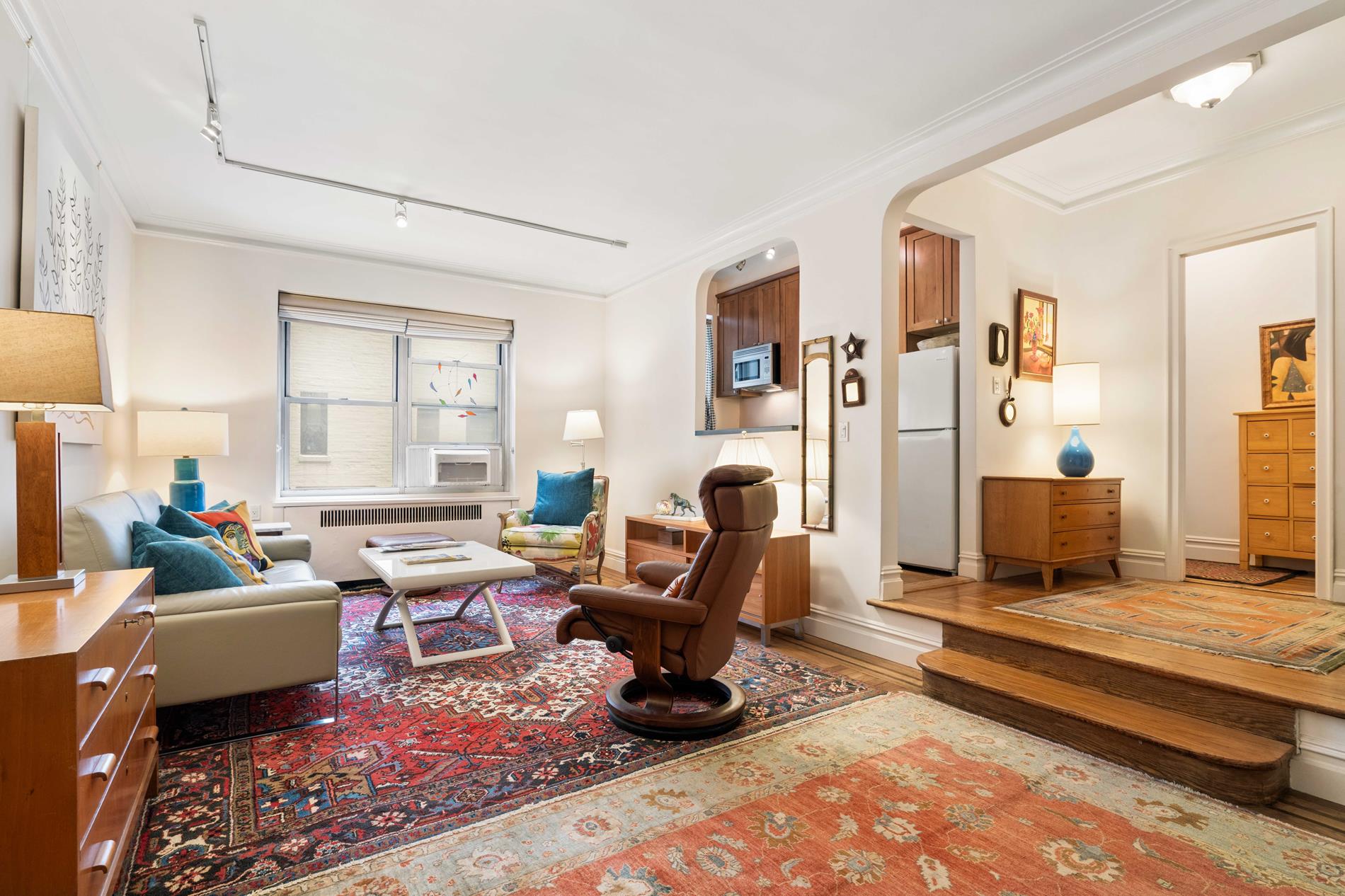 29 West 64th Street 2F Lincoln Square New York NY 10023