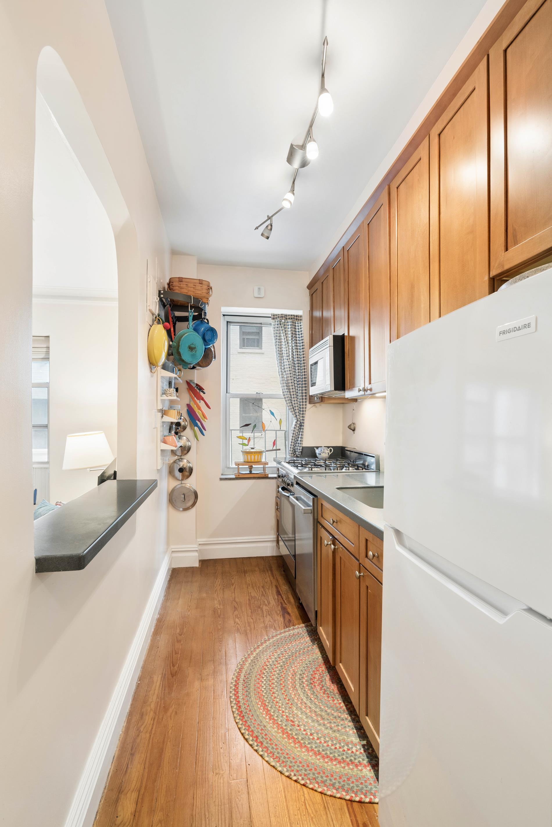 29 West 64th Street 2F Lincoln Square New York NY 10023
