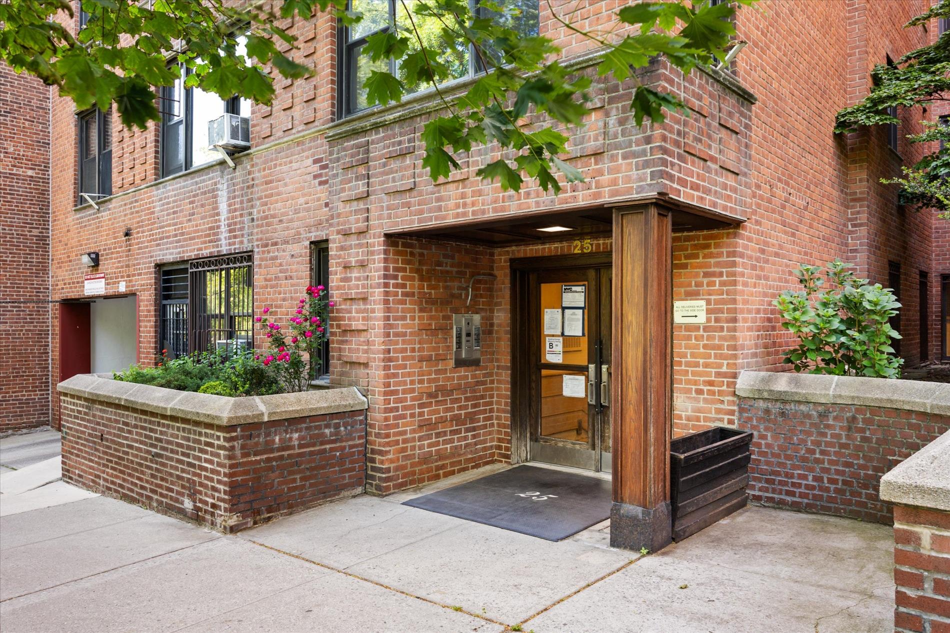 25 Indian Road 2A Inwood New York NY 10034