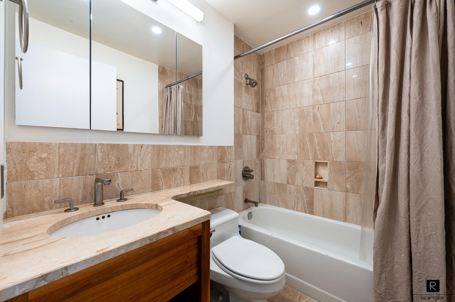 415 East 37th Street Midtown East New York NY 10016