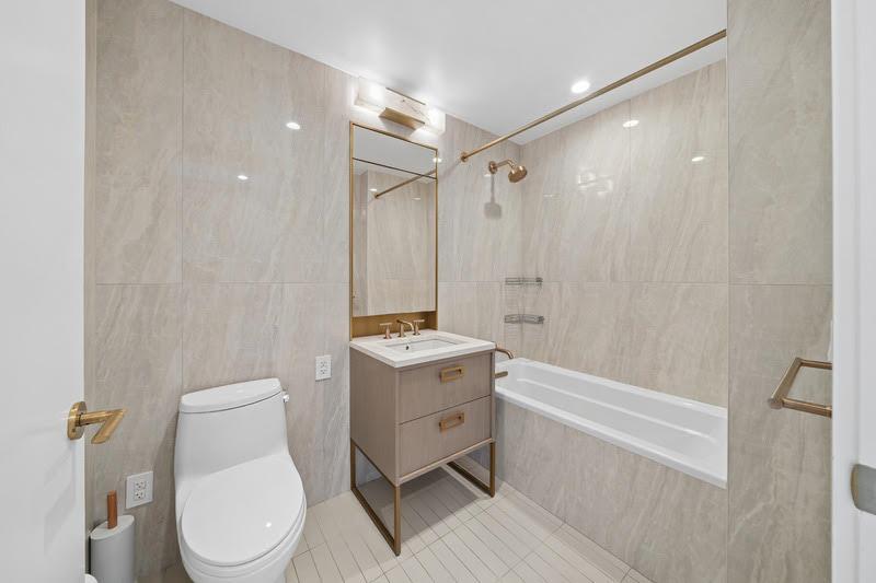 3 Court Square 523 Long Island City Queens NY 11101