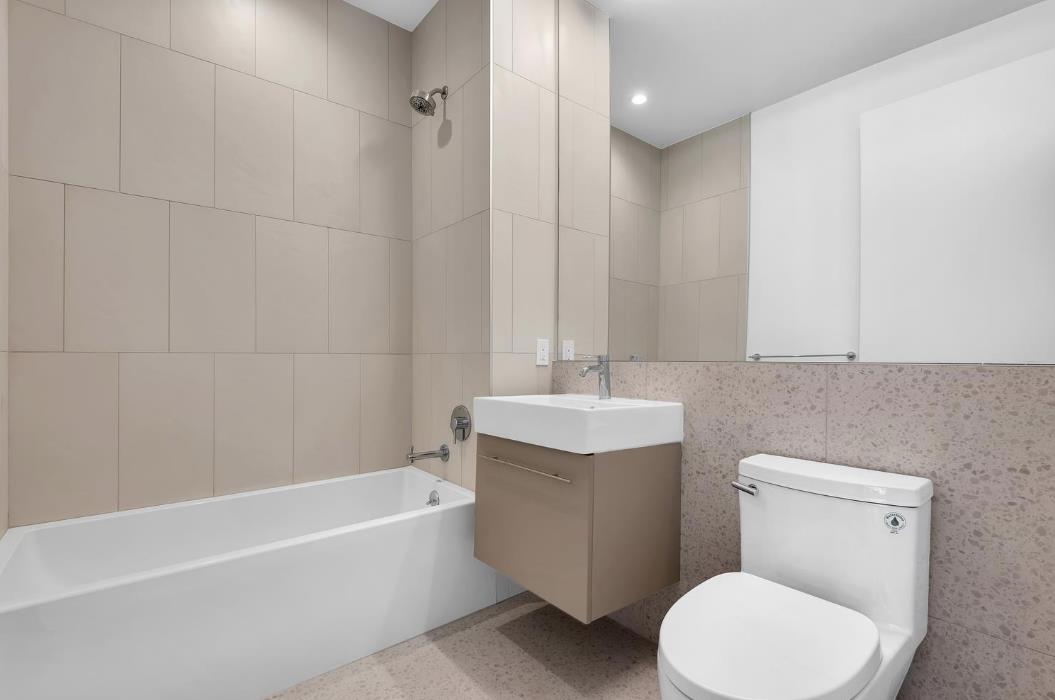 29-17 40th Avenue 609 Long Island City Queens NY 11101