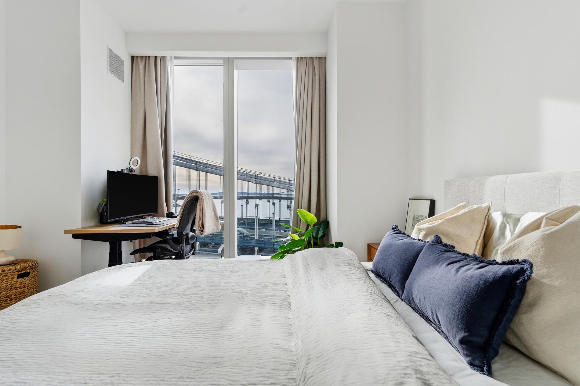 252 South Street 18B Lower East Side New York NY 10002