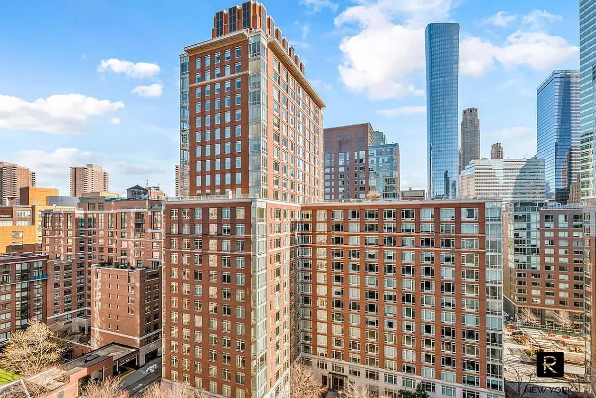 212 Warren Street Battery Park City New York NY 10282