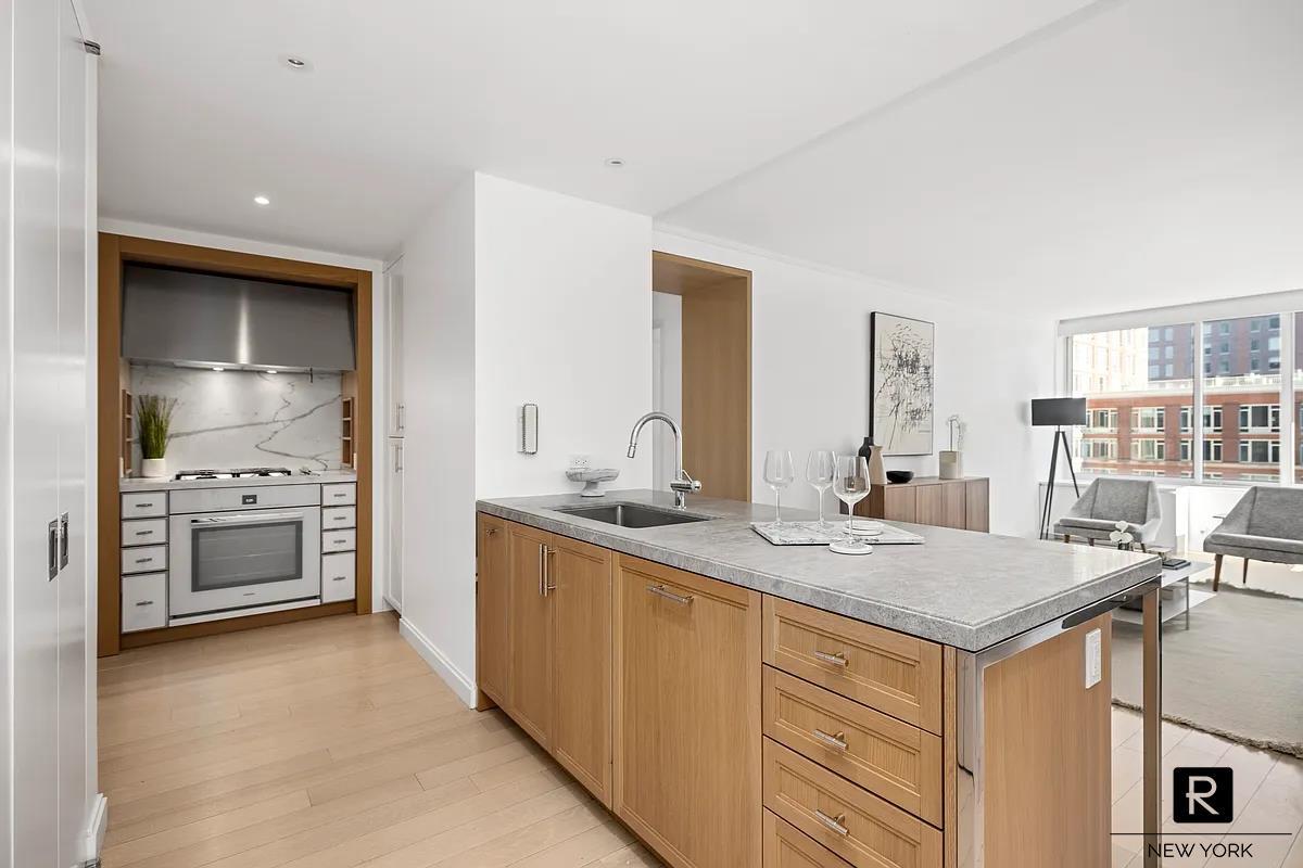 212 Warren Street Battery Park City New York NY 10282