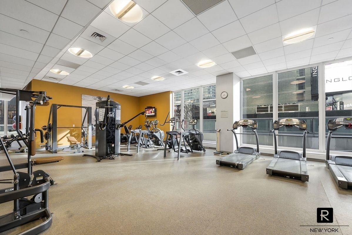 1600 Broadway Midtown West New York NY 10019