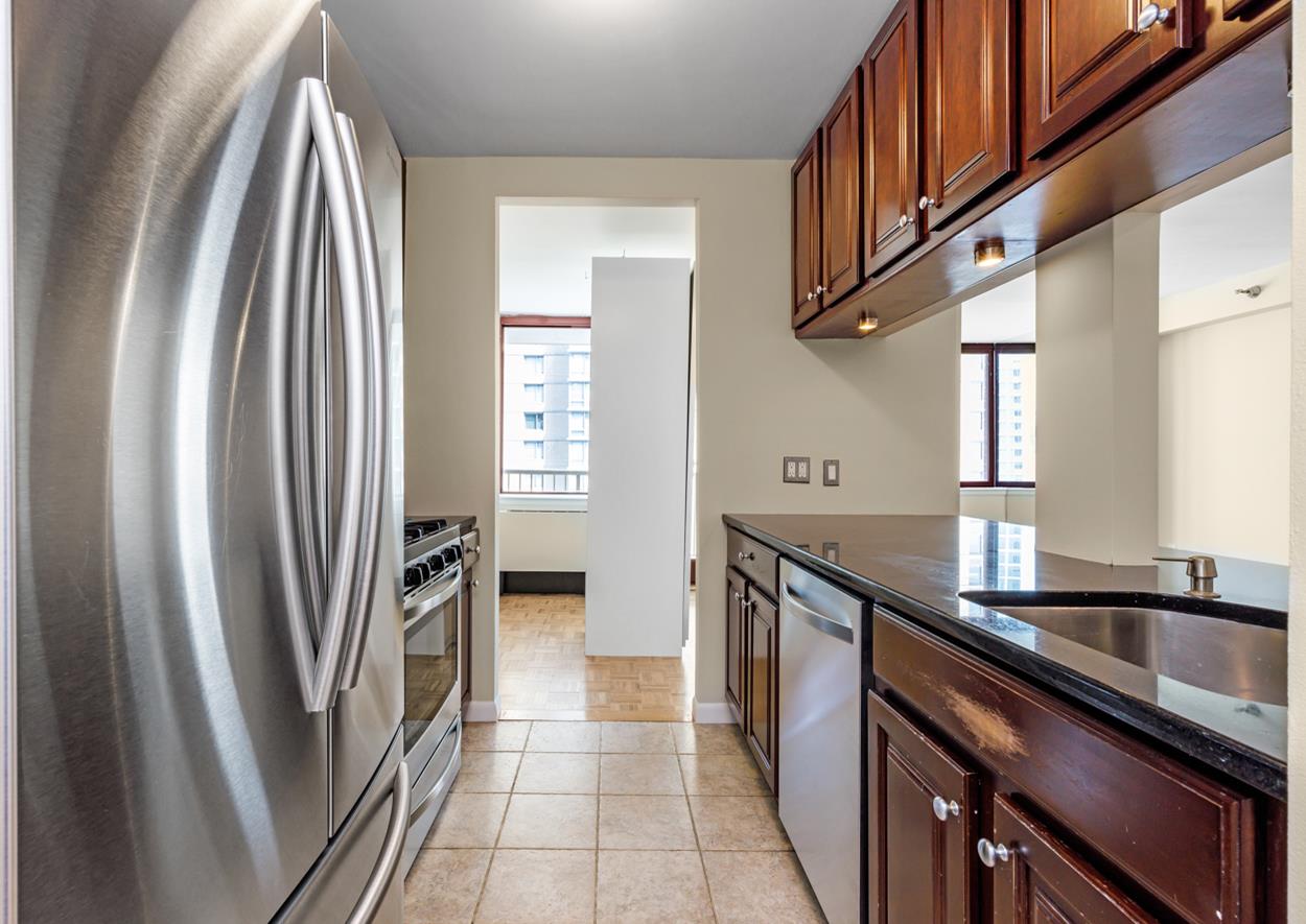 4-74 48th Avenue 15C Hunters Point Queens NY 11109
