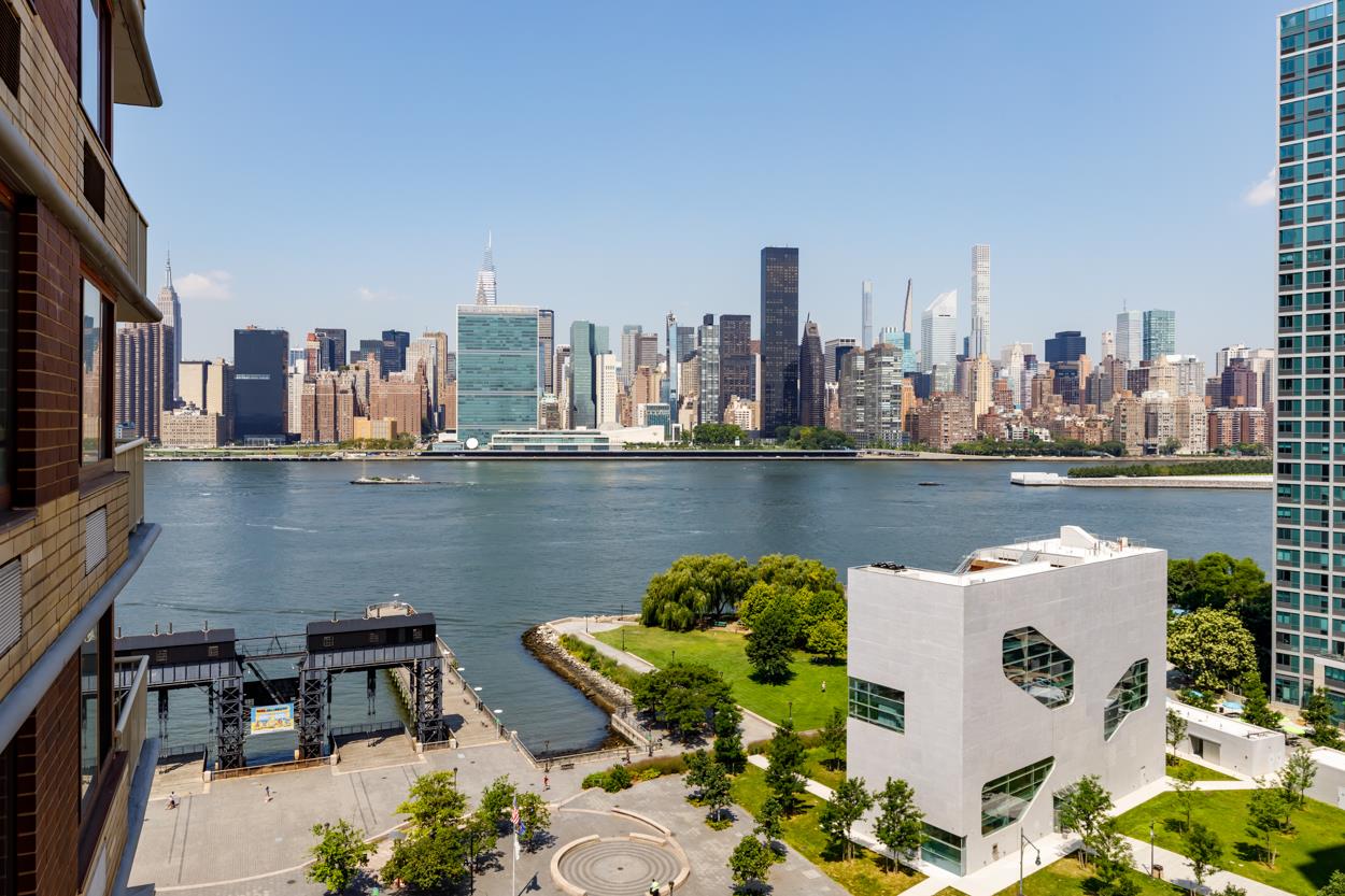 4-74 48th Avenue 15C Hunters Point Queens NY 11109