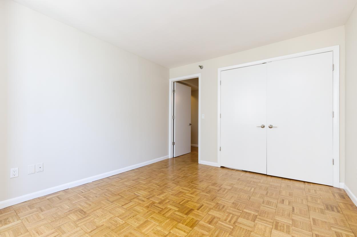 4-74 48th Avenue 15C Hunters Point Queens NY 11109