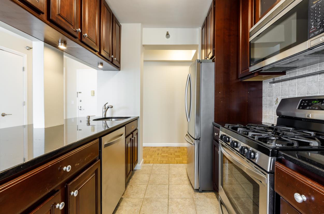 4-74 48th Avenue 15C Hunters Point Queens NY 11109