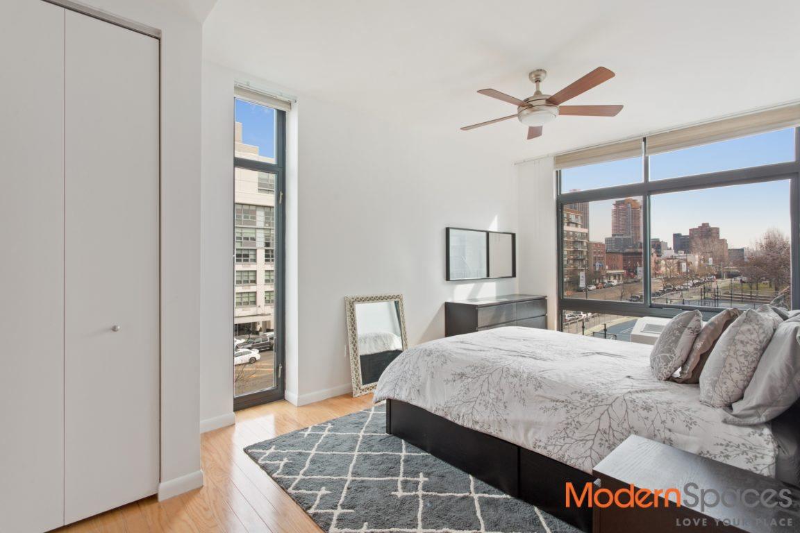 48-21 5th Street 4-M Hunters Point Queens NY 11101