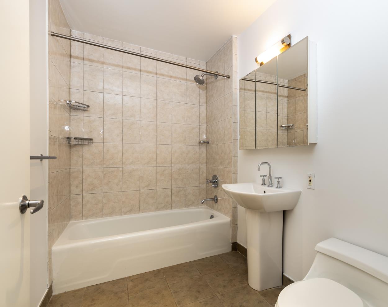 48-21 5th Street 4-M Hunters Point Queens NY 11101