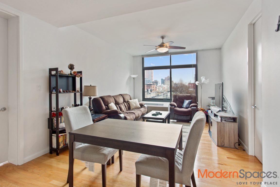 48-21 5th Street 4-M Hunters Point Queens NY 11101