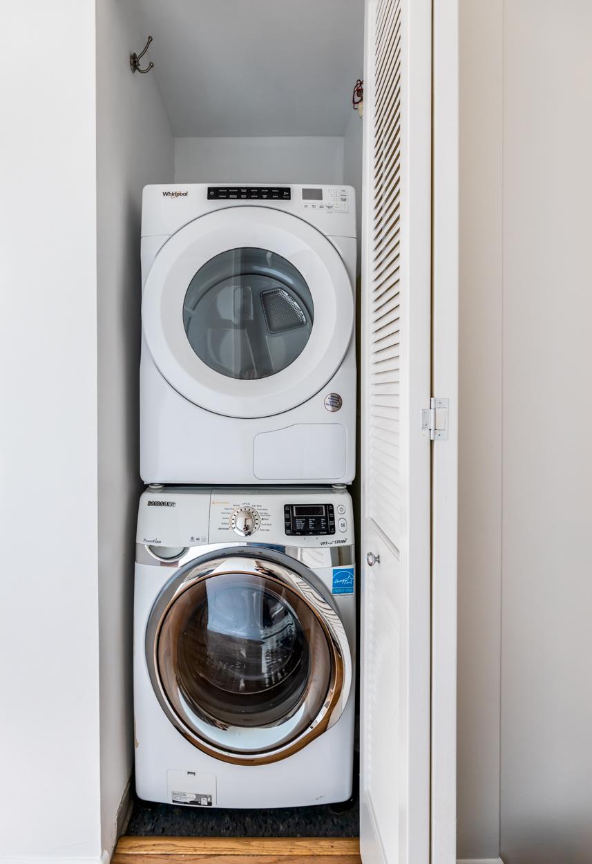 48-21 5th Street 4-M Hunters Point Queens NY 11101