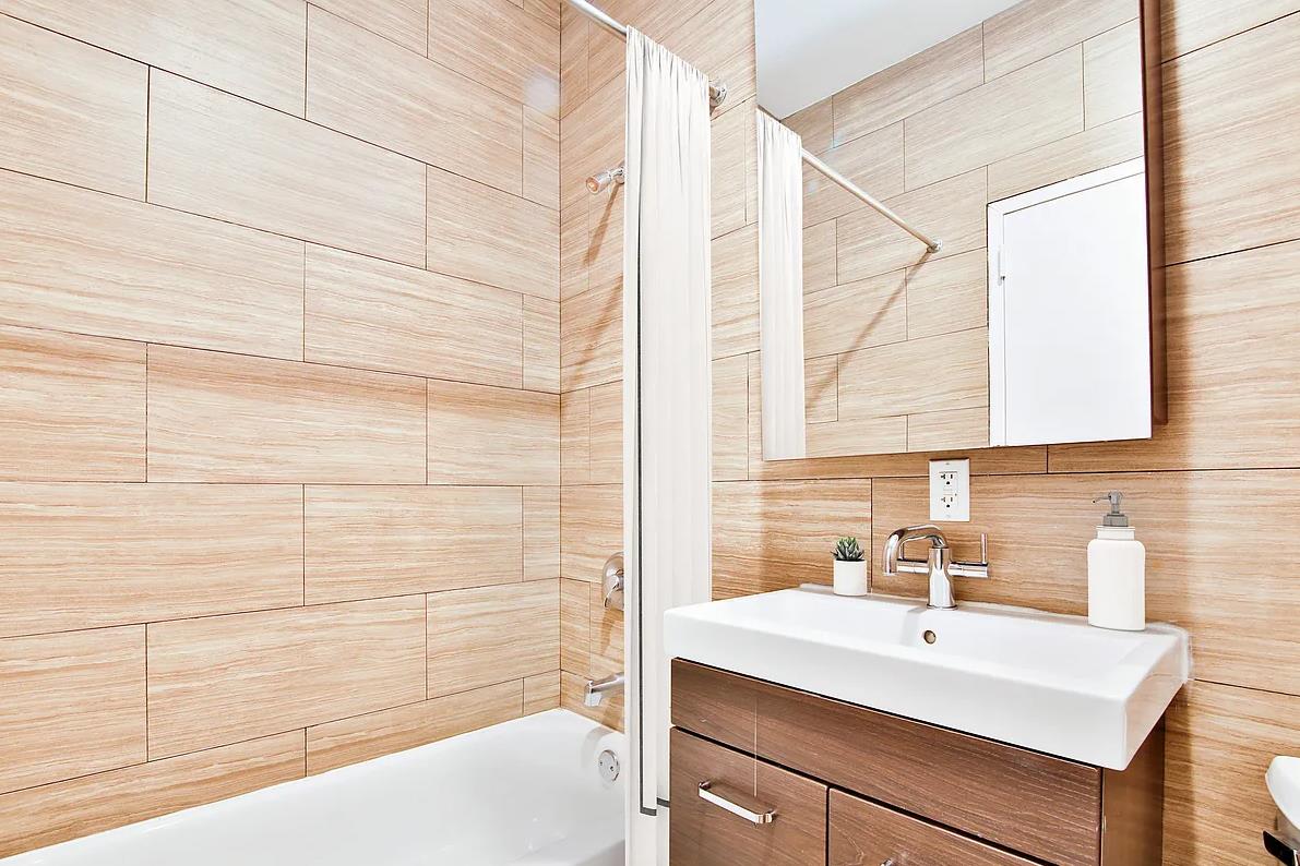 135 William Street, #4B