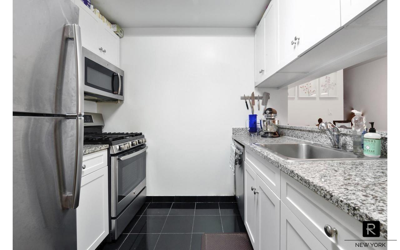 212 Warren Street Battery Park City New York NY 10282