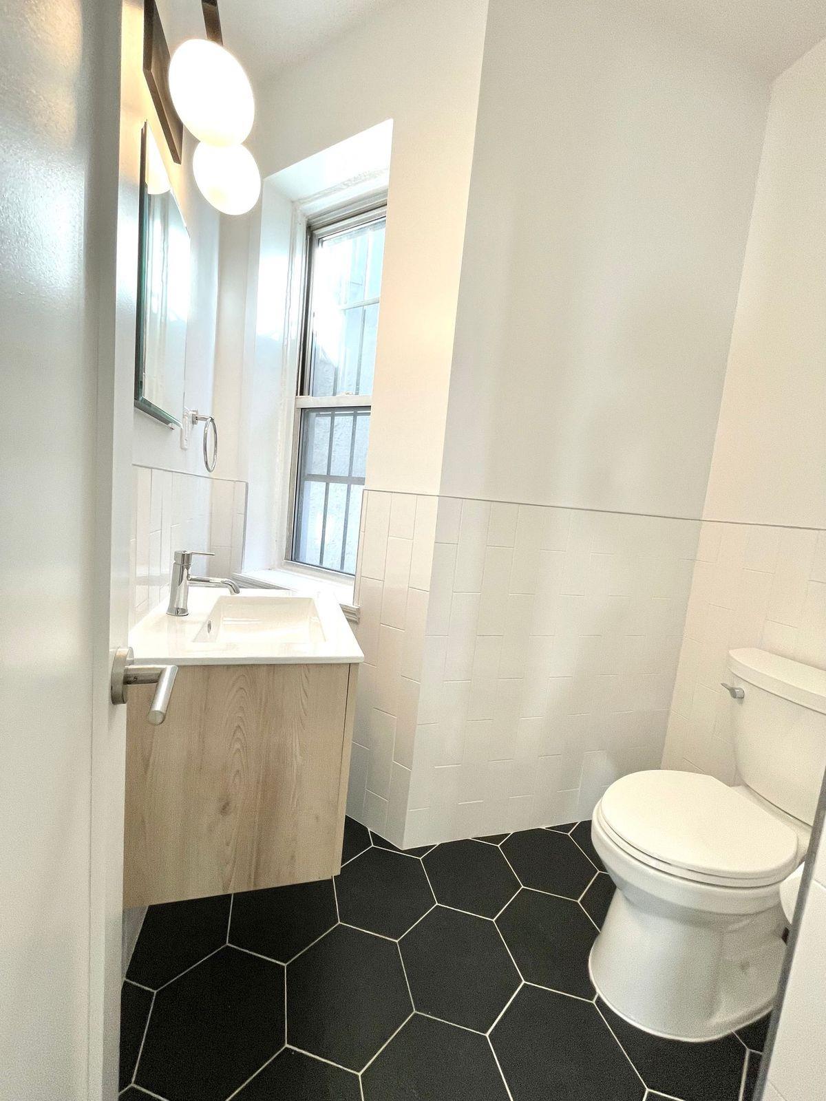 253 East 10th Street 18 E. Greenwich Village New York NY 10009