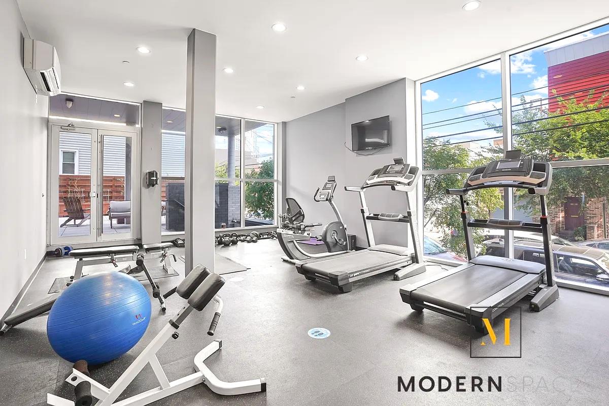 47-28 11th Street 2-D Long Island City Queens NY 11101