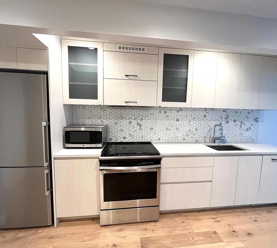 555 Waverly Avenue 8-R Clinton Hill Brooklyn NY 11238