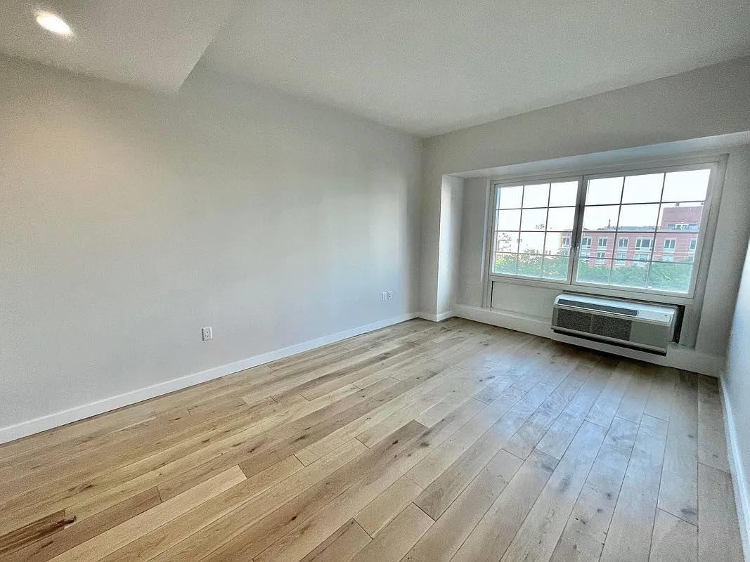 555 Waverly Avenue 8-R Clinton Hill Brooklyn NY 11238