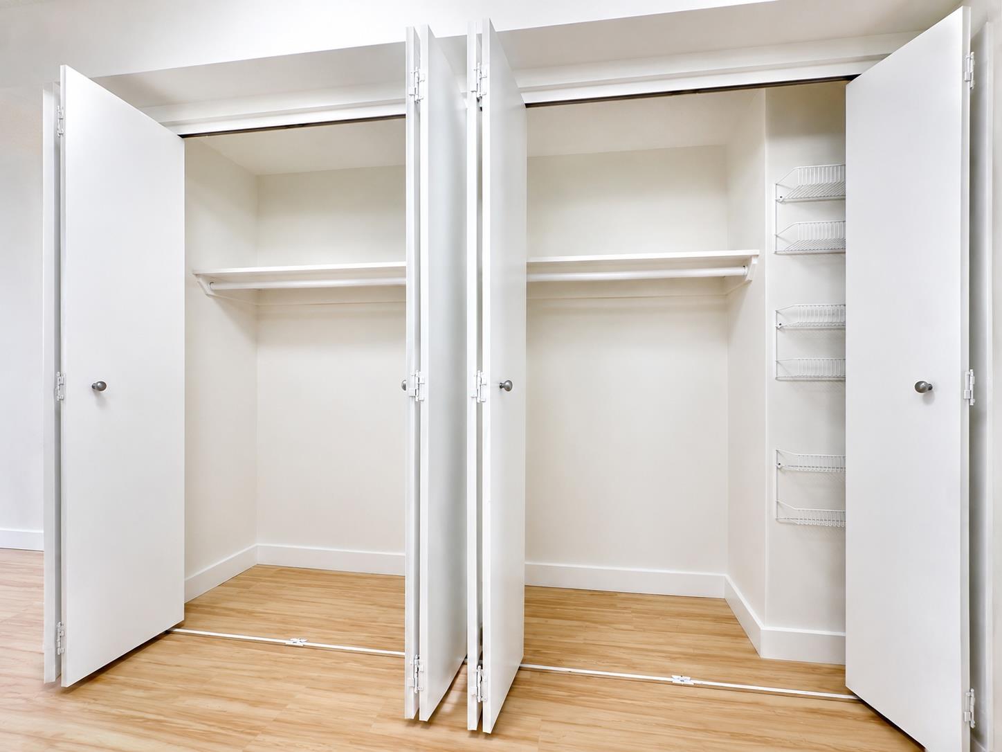 4-74 48th Avenue 30-J Hunters Point Queens NY 11109